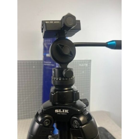 Slik PRO 700 DX 3-Section Aluminum Tripod System SVH-501 Video Head - Picture 3 of 11
